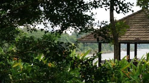Hotel Whispering Waters