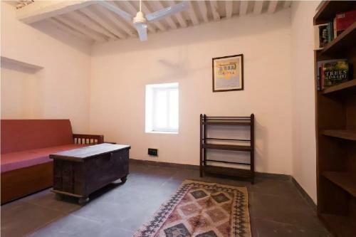 Villa Hostie Lal Darwaza-100 Yr Old Manor