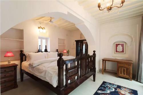 Villa Hostie Lal Darwaza-100 Yr Old Manor
