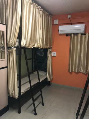 Hostal Ashirwad Guest House (male Only)