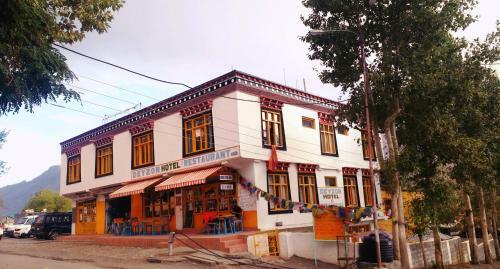 Hotel Deyzor