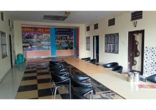 Hotel Well Furnished Rooms In Pushkar