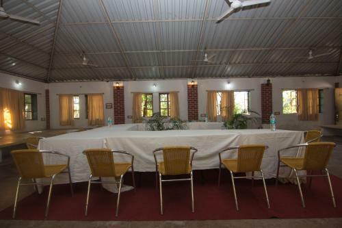 Hotel Dabhosa Waterfall Resort, A Nature Trails Resort