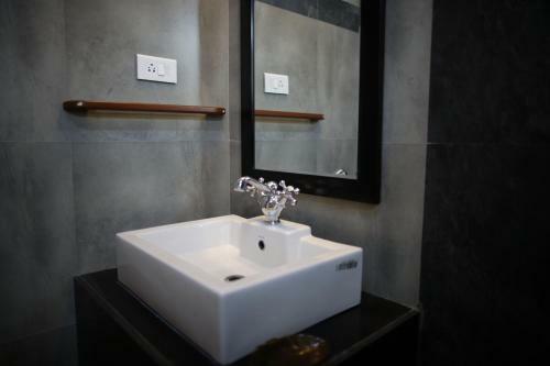 Hotel Villa Highnest - Oragadam -sriperumbudur