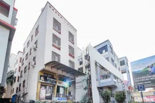 Oyo 12738 Hotel Diamond