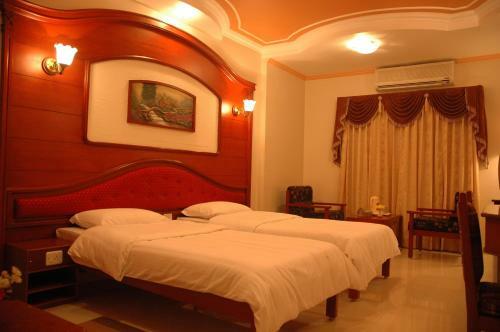 Hotel Gnanam