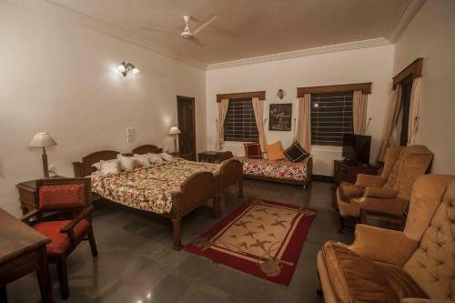 Siddhanta Manor