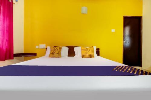Lodge Oyo 68927 Hotel Happy Home