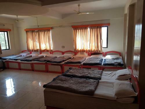 Hotel Dhruv Palace