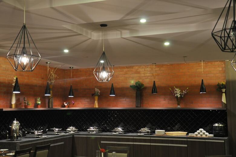 Mango Hotels Tansha Regal