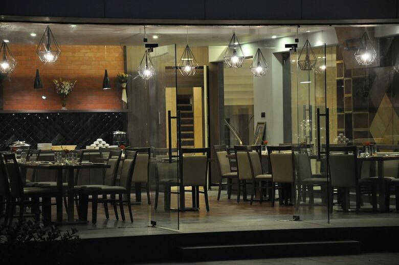 Mango Hotels Tansha Regal