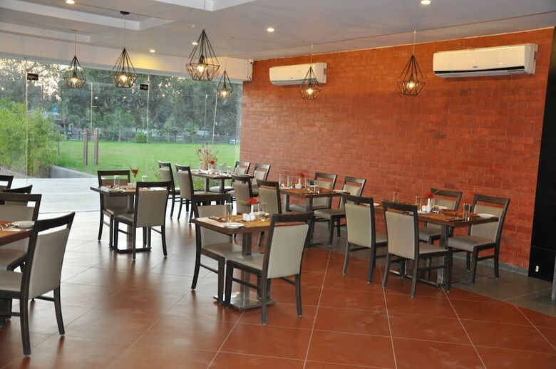 Mango Hotels Tansha Regal
