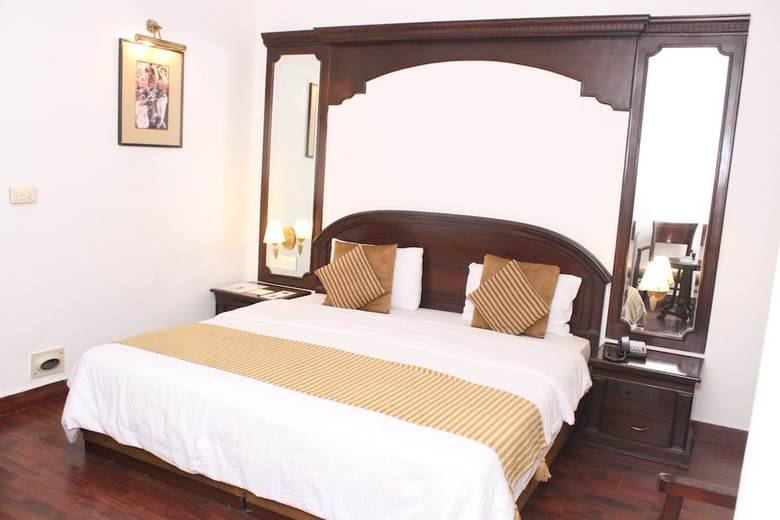 Hotel J's Inn