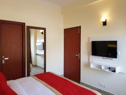 Hotel Clarks Residences Bhowali