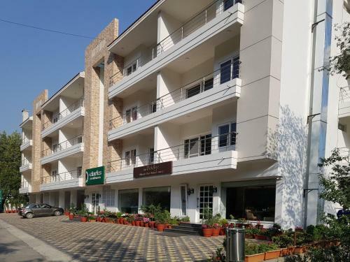Hotel Clarks Residences Bhowali