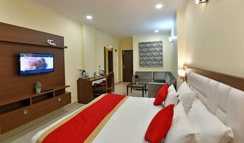 Hotel Clarks Residences Bhowali