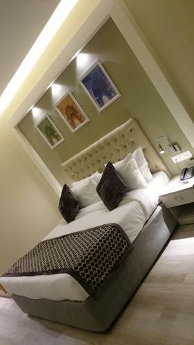 Mango Hotels Naveen