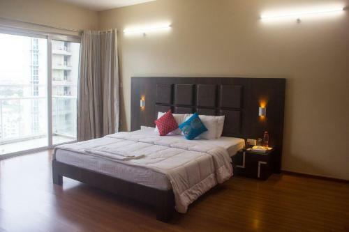 Hostal Amanora Park Town