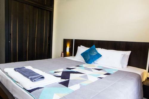 Hostal Amanora Park Town