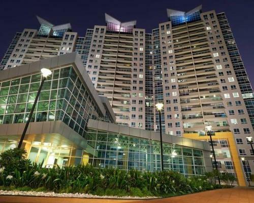 Hostal Amanora Park Town