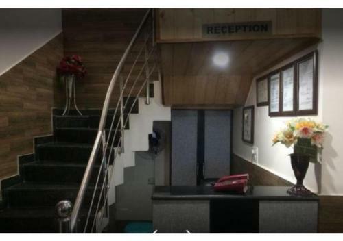 Hotel Wonderful Stay At The Mall Road