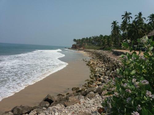 Hotel Sukriti Beach Resort