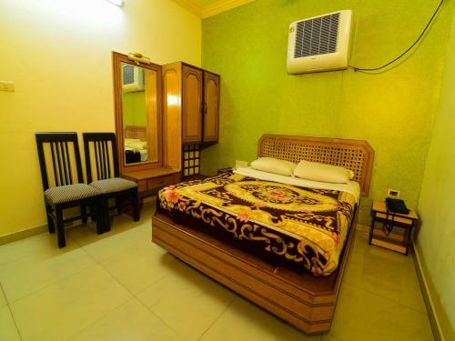 Ashlesh Hotel