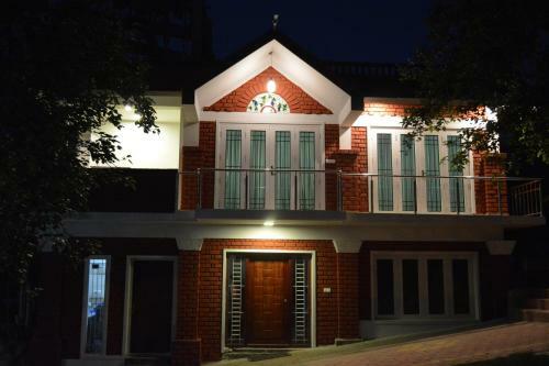 Hostal Myspace Holiday Inn