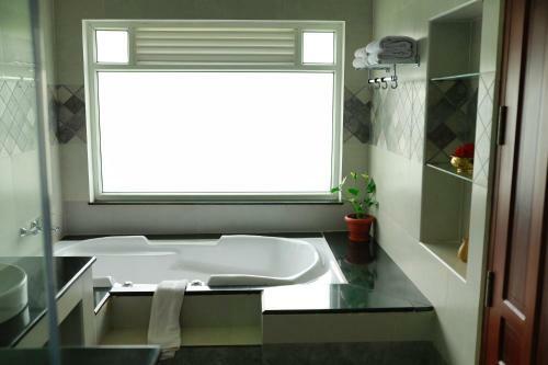 Hotel Kaivalyam Wellness Retreat