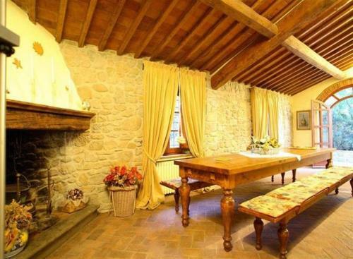 Castra Villa Sleeps 7 Pool Air Con Wifi T762639