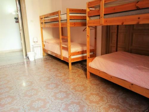 Jonathan Hostel & Guesthouse