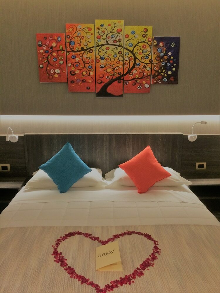 Hotel Enjoy