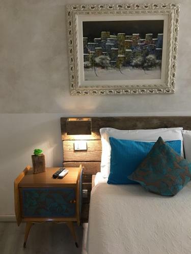Hostal 24h Suite