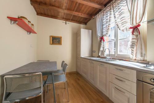 Santori Apartment
