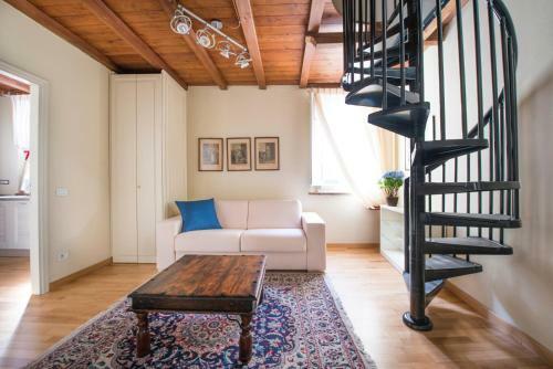 Santori Apartment