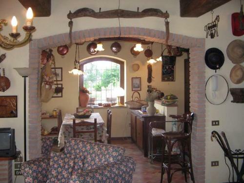 San Terenziano Villa Sleeps 6 Pool Wifi