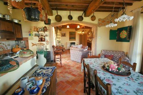 San Terenziano Villa Sleeps 6 Pool Wifi
