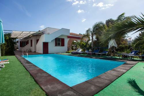 Villa Ionio With Pool M511