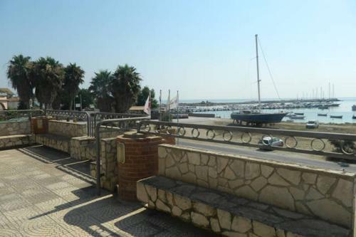 Apartamento Un Affaccio Sul Porto-res. La Vela