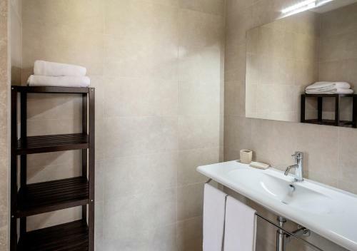 Hostal Tenuta Lamborghini Golf & Resort