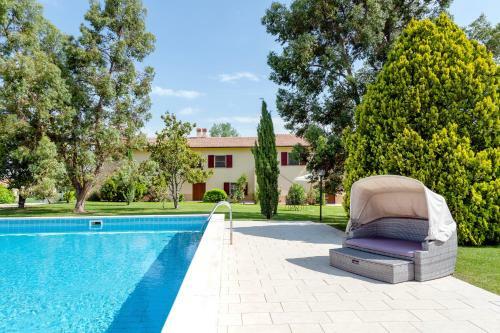 Hostal Tenuta Lamborghini Golf & Resort