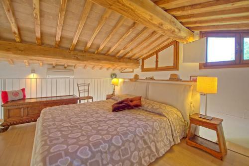 Ponte A Bozzone Villa Sleeps 4 Air Con Wifi