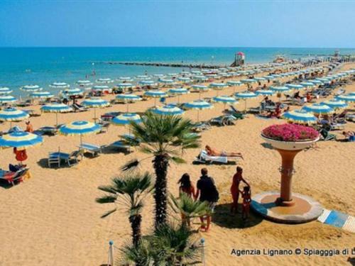 Apartamento Lignano Riviera With Pool