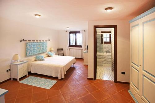Olbia Villa Sleeps 14 Pool Air Con Wifi