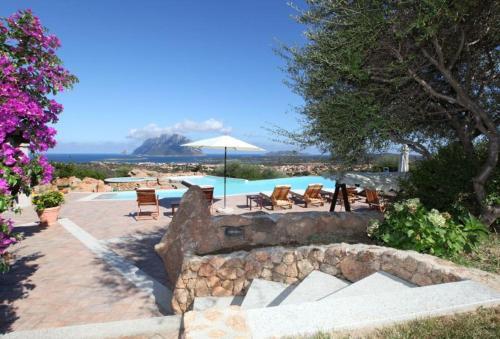 Olbia Villa Sleeps 14 Pool Air Con Wifi