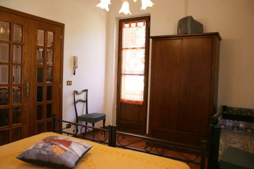 Santa Barbara-miniera Villa Sleeps 12 Pool Wifi