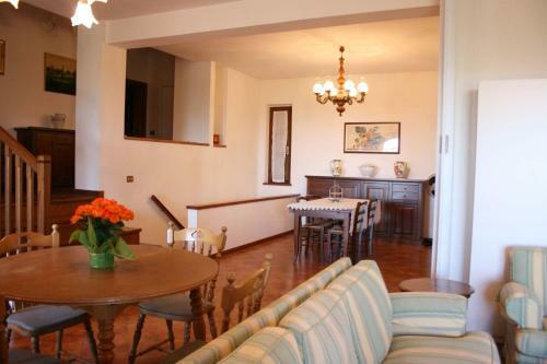Santa Barbara-miniera Villa Sleeps 12 Pool Wifi