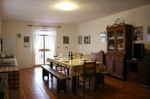 Santa Barbara-miniera Villa Sleeps 12 Pool Wifi
