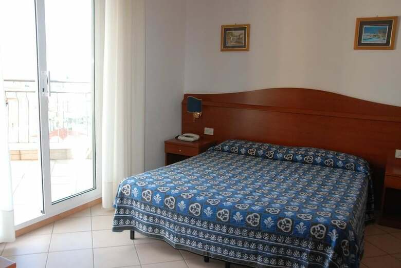 Hotel Tritone