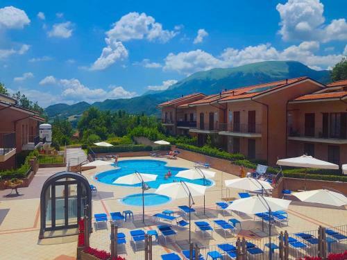 Morden Apartment In Sarnano With Pool